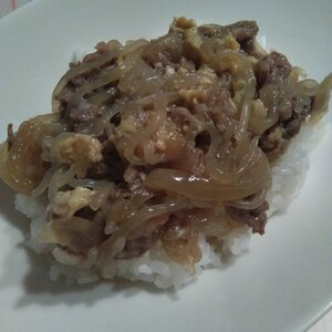 懐かしい味♪卵入り牛丼